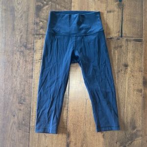 Black lululemon cropped leggings